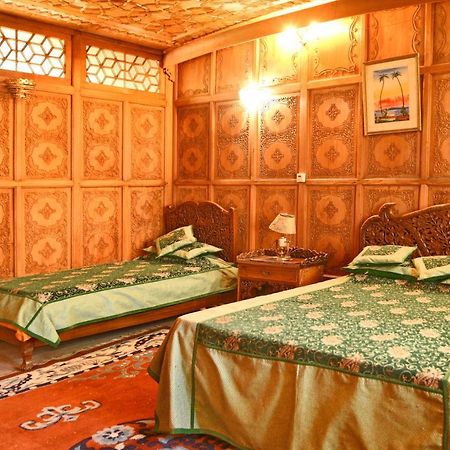 De Laila House Boat By Sterling Hotel Srīnagar Екстериор снимка