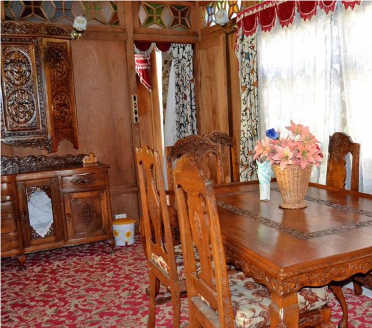 De Laila House Boat By Sterling Hotel Srīnagar Екстериор снимка