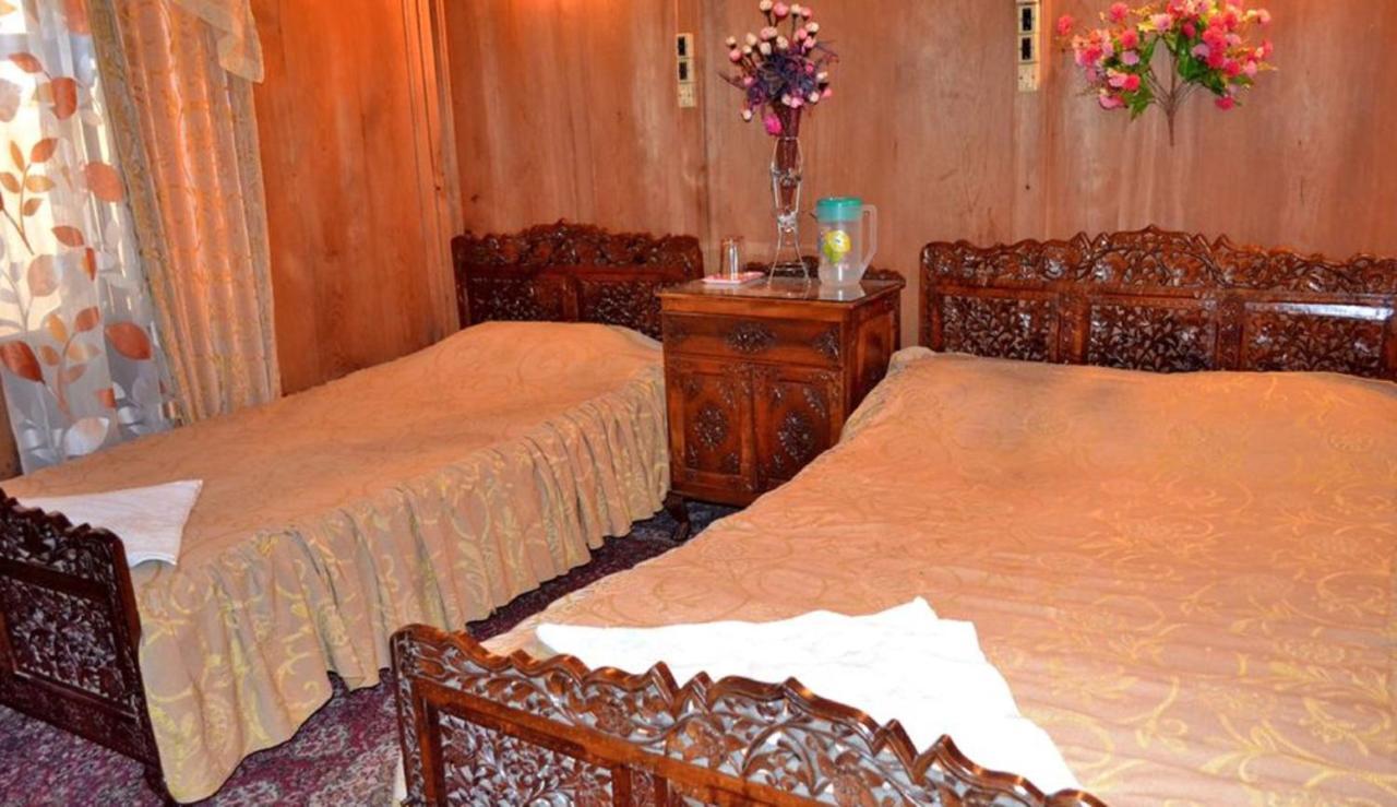 De Laila House Boat By Sterling Hotel Srīnagar Екстериор снимка