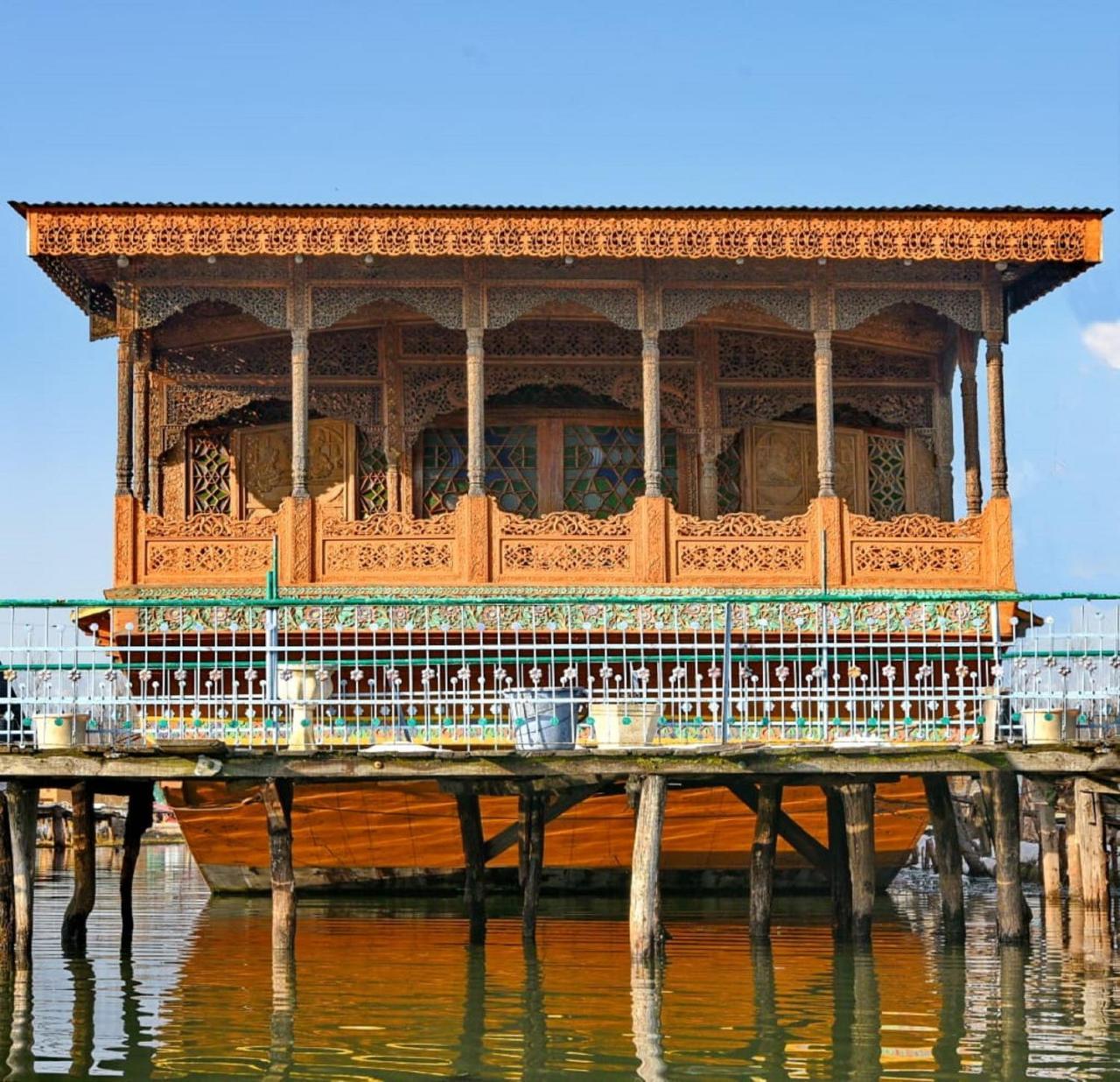 De Laila House Boat By Sterling Hotel Srīnagar Екстериор снимка